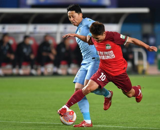 开云体育下载-黄紫昌替补出场传射拯救主帅 补时绝杀被吹太可惜