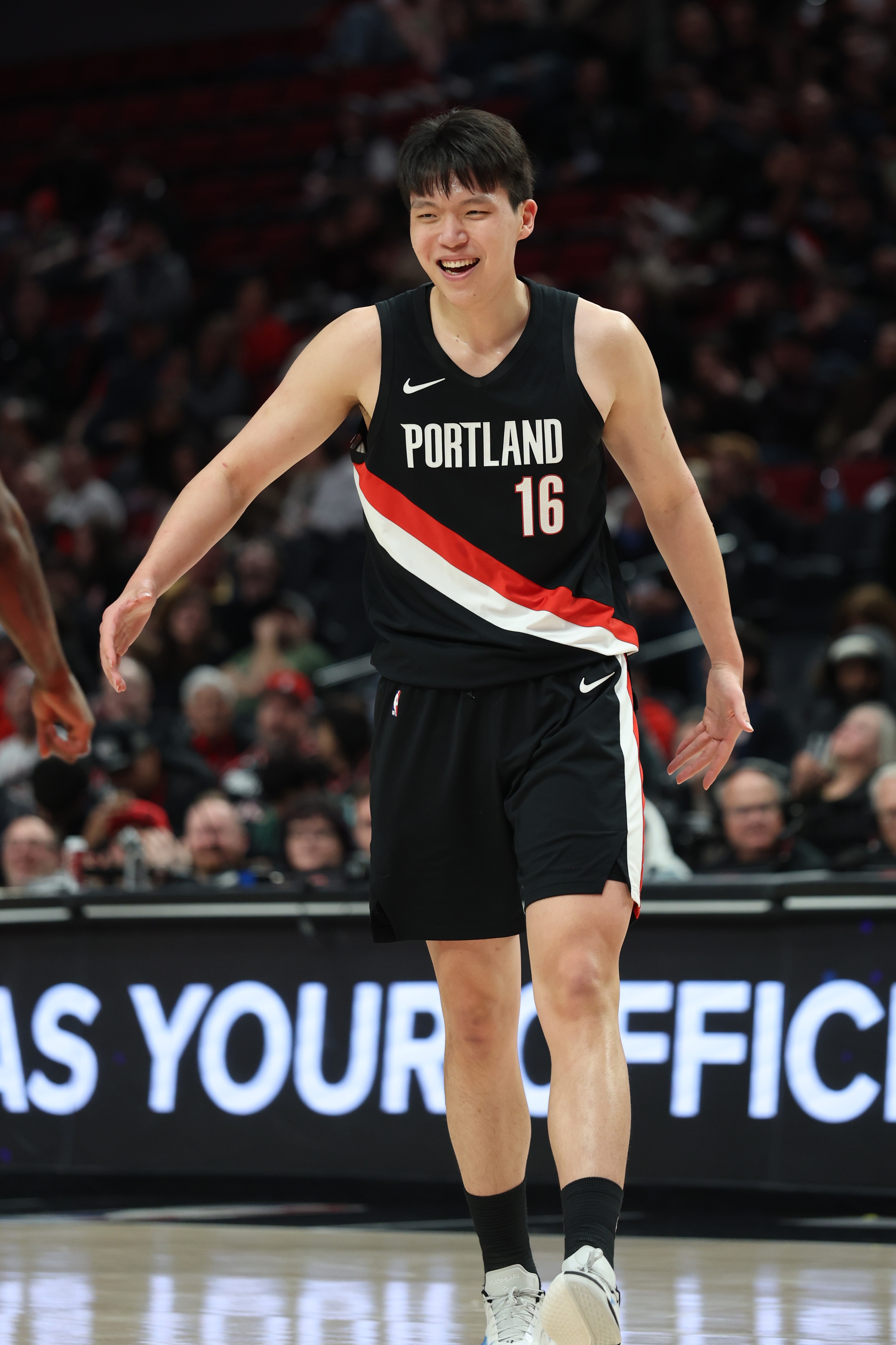 开云体育下载-拓媒:希望杨瀚森在常规赛最后一场对国王时能打40分钟